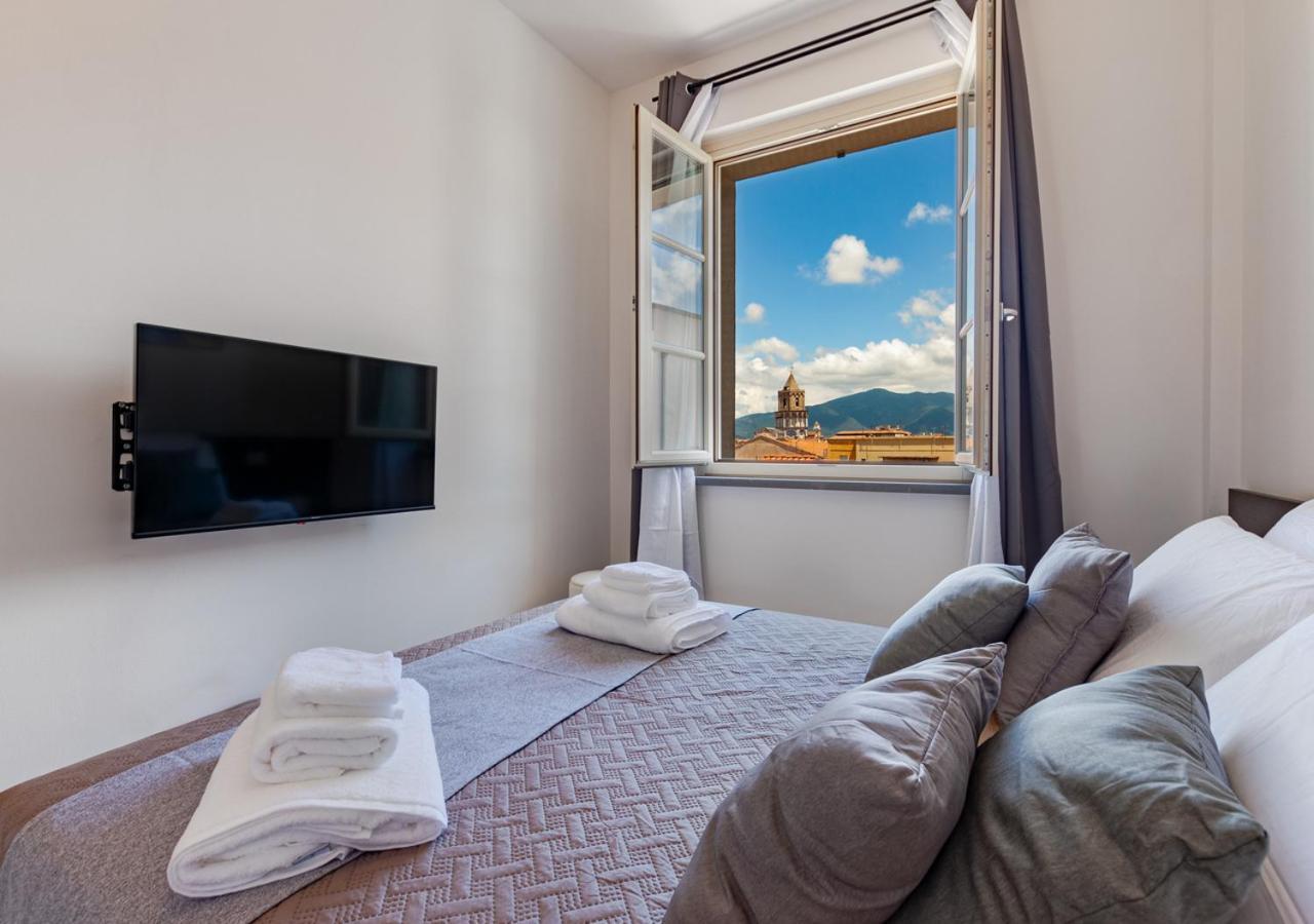 Tower View Luxury Apartment On The River Пиза Екстериор снимка